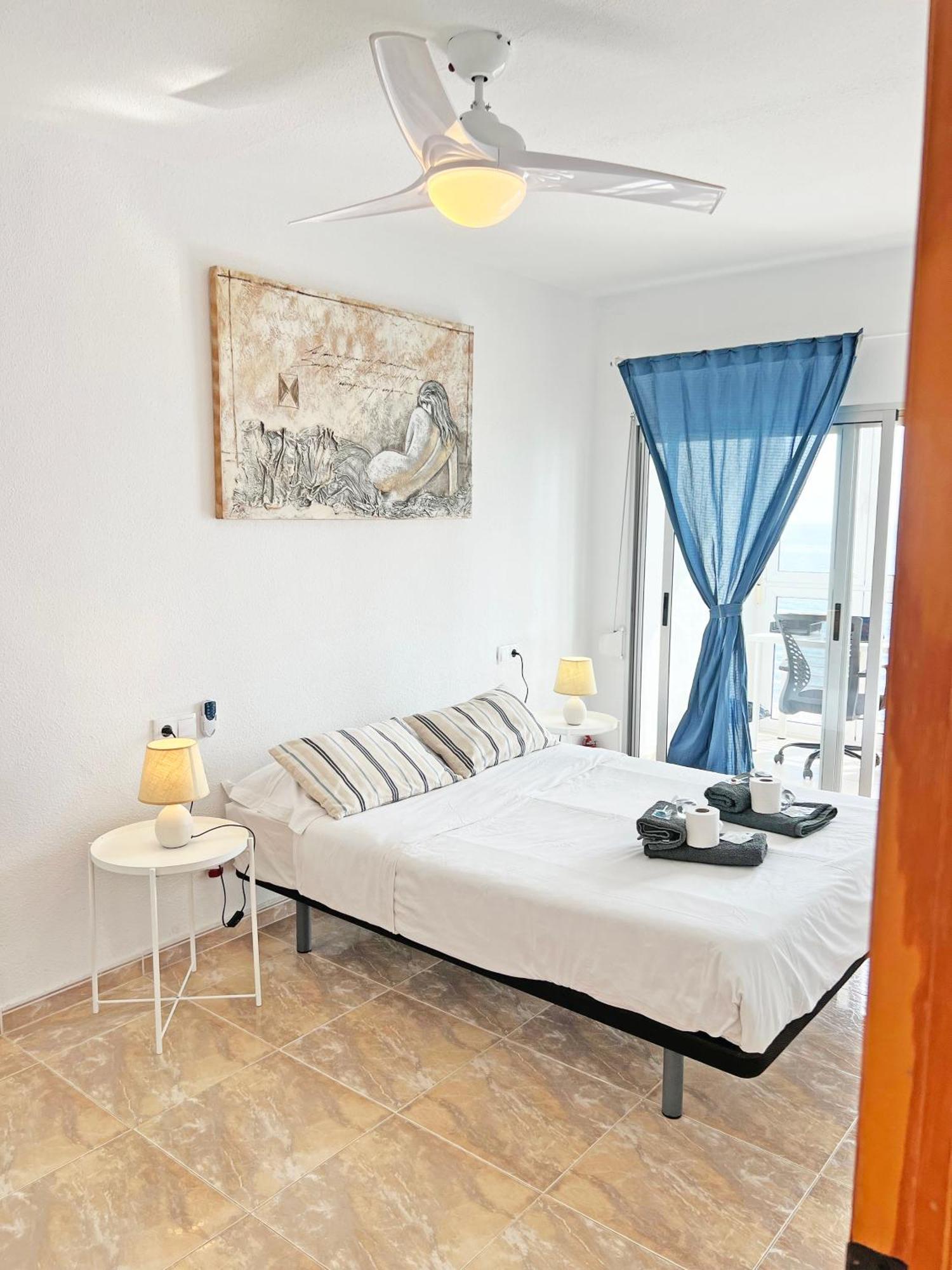 דירות אל קאמפיו Atico Frente Al Mar 2 Terrazas Barbacoa Y Parking Sujeto A Disponibilidad מראה חיצוני תמונה