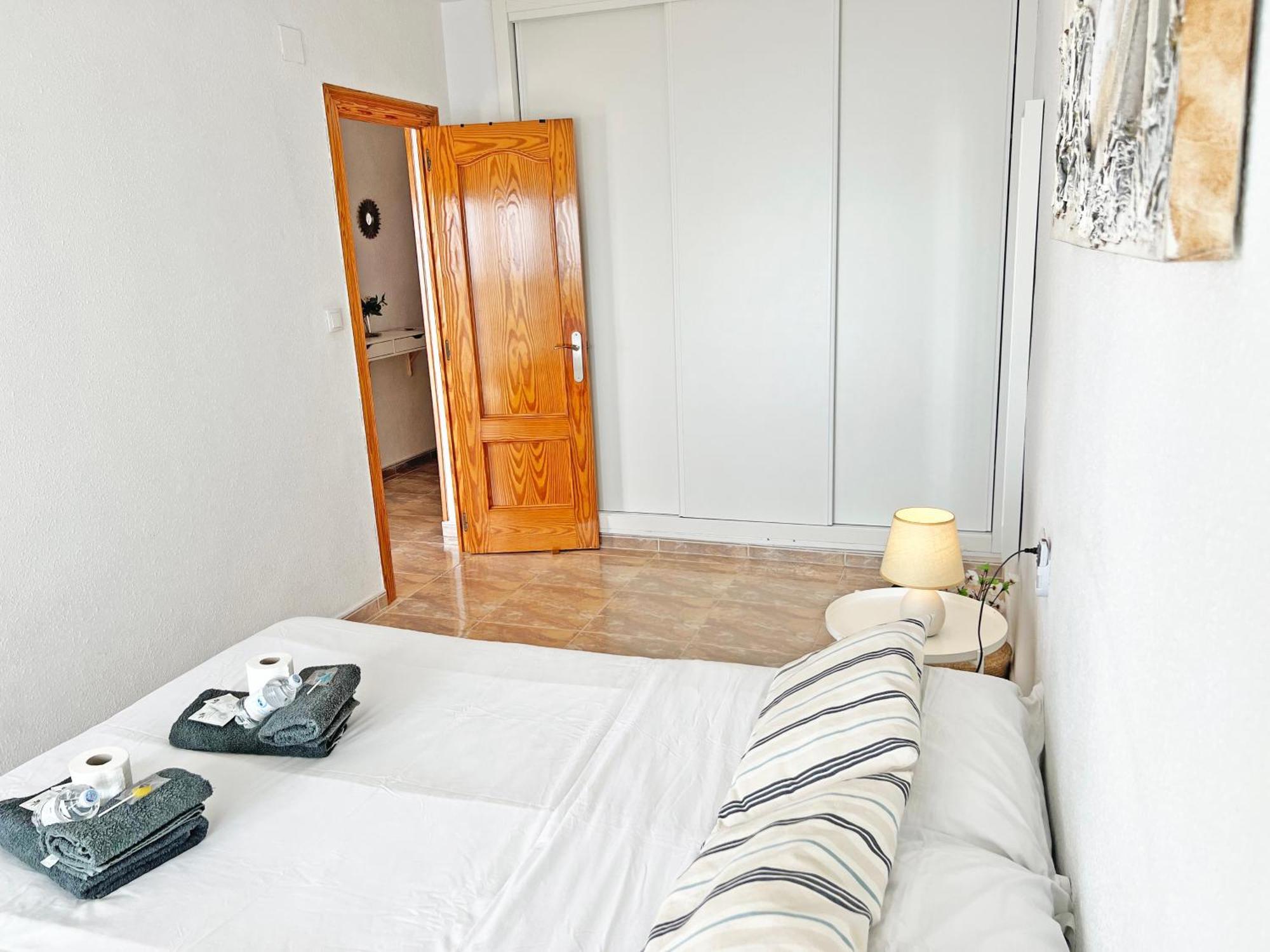 דירות אל קאמפיו Atico Frente Al Mar 2 Terrazas Barbacoa Y Parking Sujeto A Disponibilidad מראה חיצוני תמונה