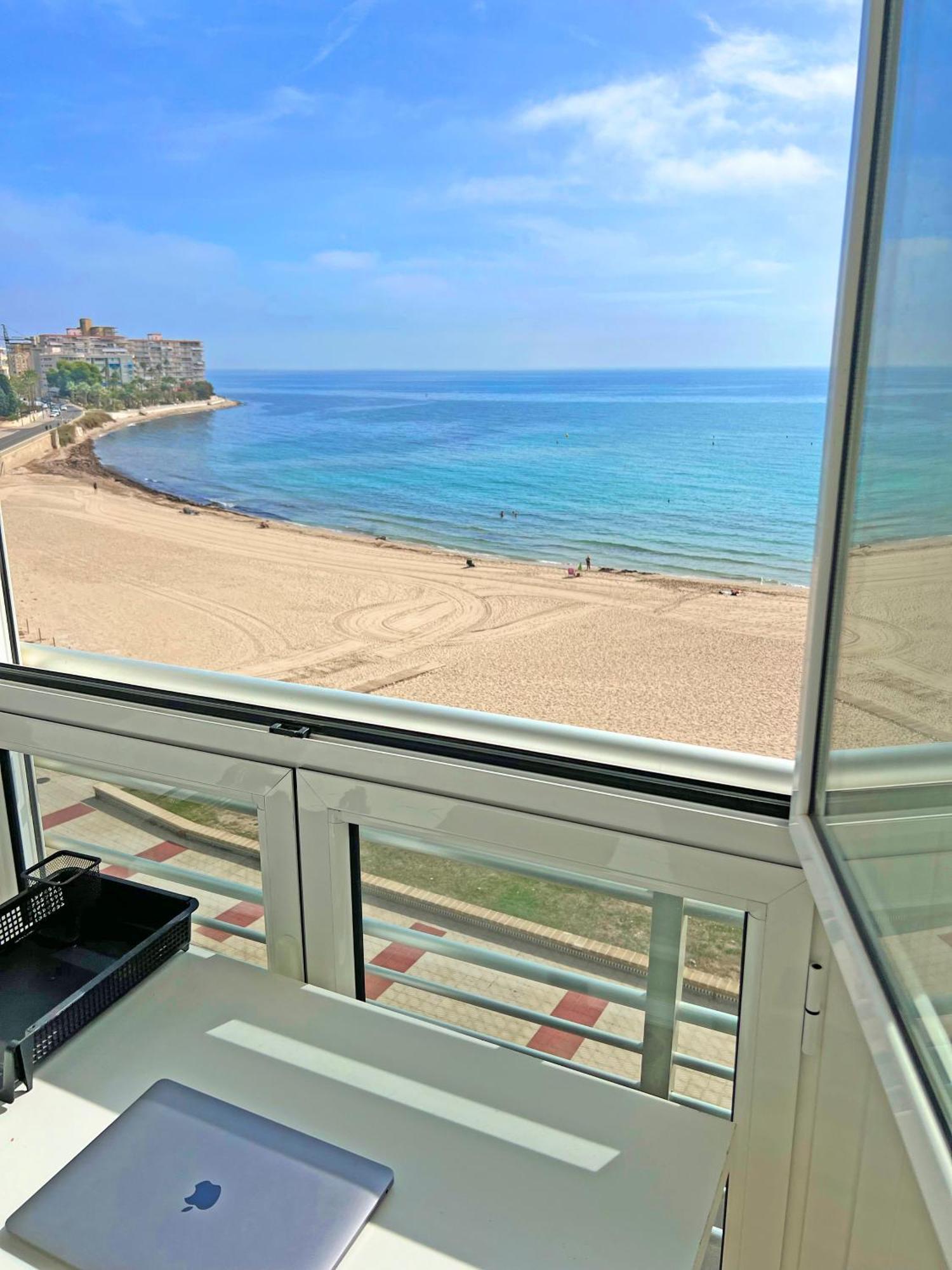 דירות אל קאמפיו Atico Frente Al Mar 2 Terrazas Barbacoa Y Parking Sujeto A Disponibilidad מראה חיצוני תמונה