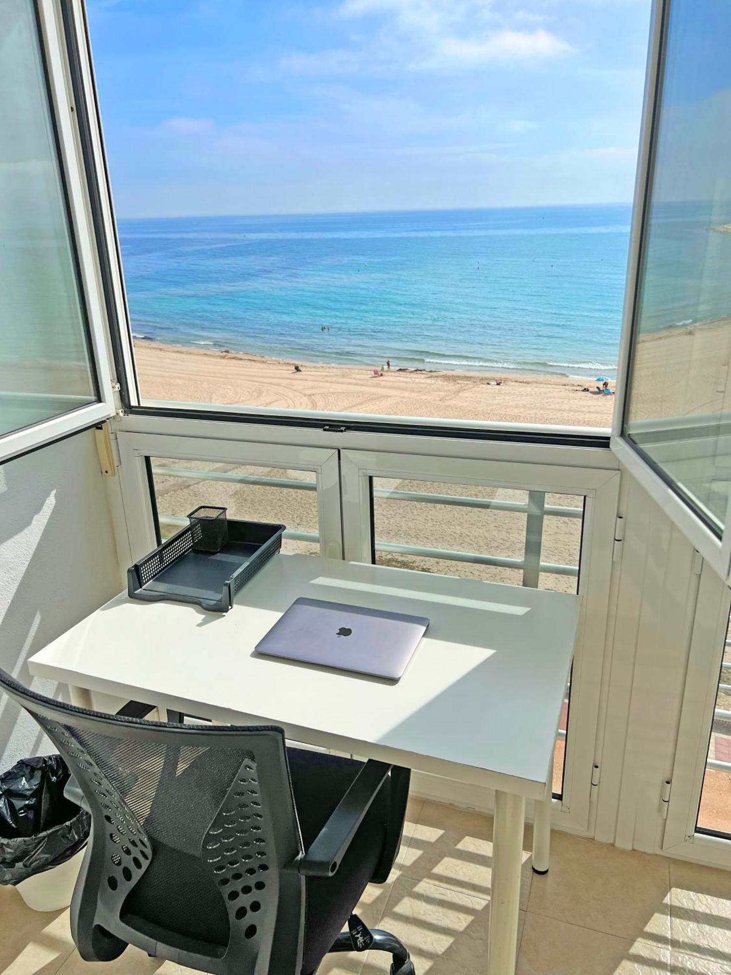 דירות אל קאמפיו Atico Frente Al Mar 2 Terrazas Barbacoa Y Parking Sujeto A Disponibilidad מראה חיצוני תמונה